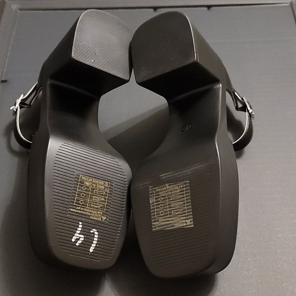 BRAND NEW MUDD BLOCK-HEEL ADJUSTABLE ANKLE STRAP SANDAL - Picture 10 of 16